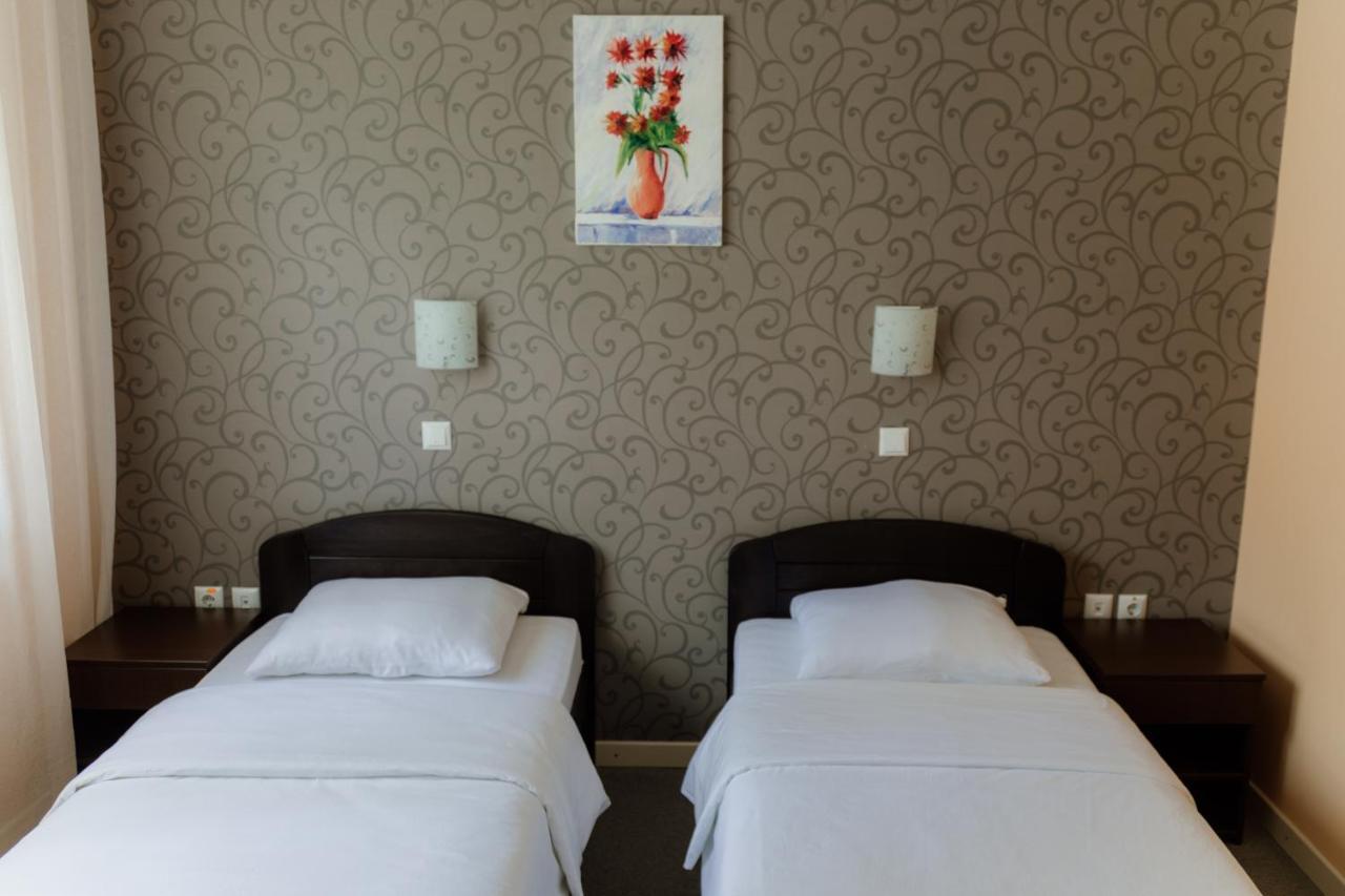 Hotel Drinska Lasta Ljubovija エクステリア 写真