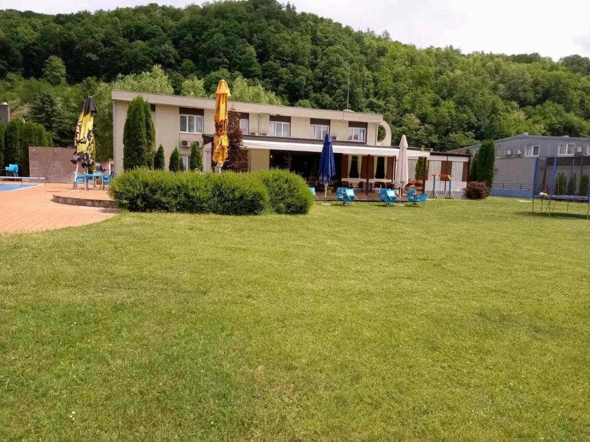 Hotel Drinska Lasta Ljubovija エクステリア 写真